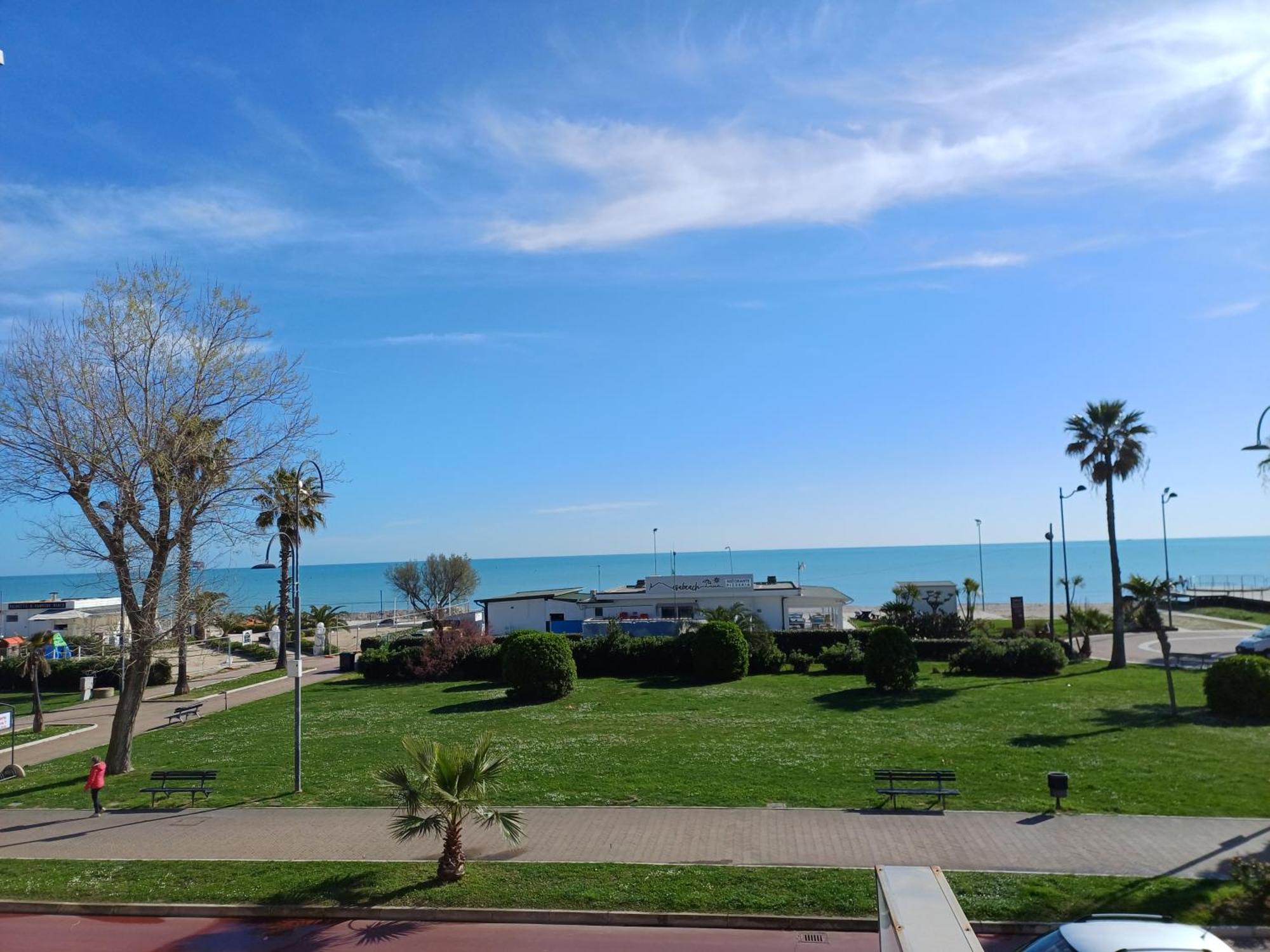 Hotel Promenade Porto SantʼElpidio Eksteriør billede