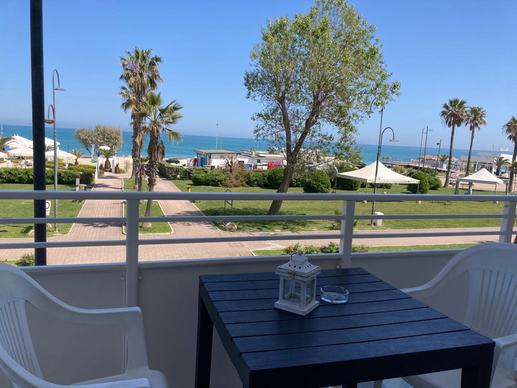Hotel Promenade Porto SantʼElpidio Eksteriør billede