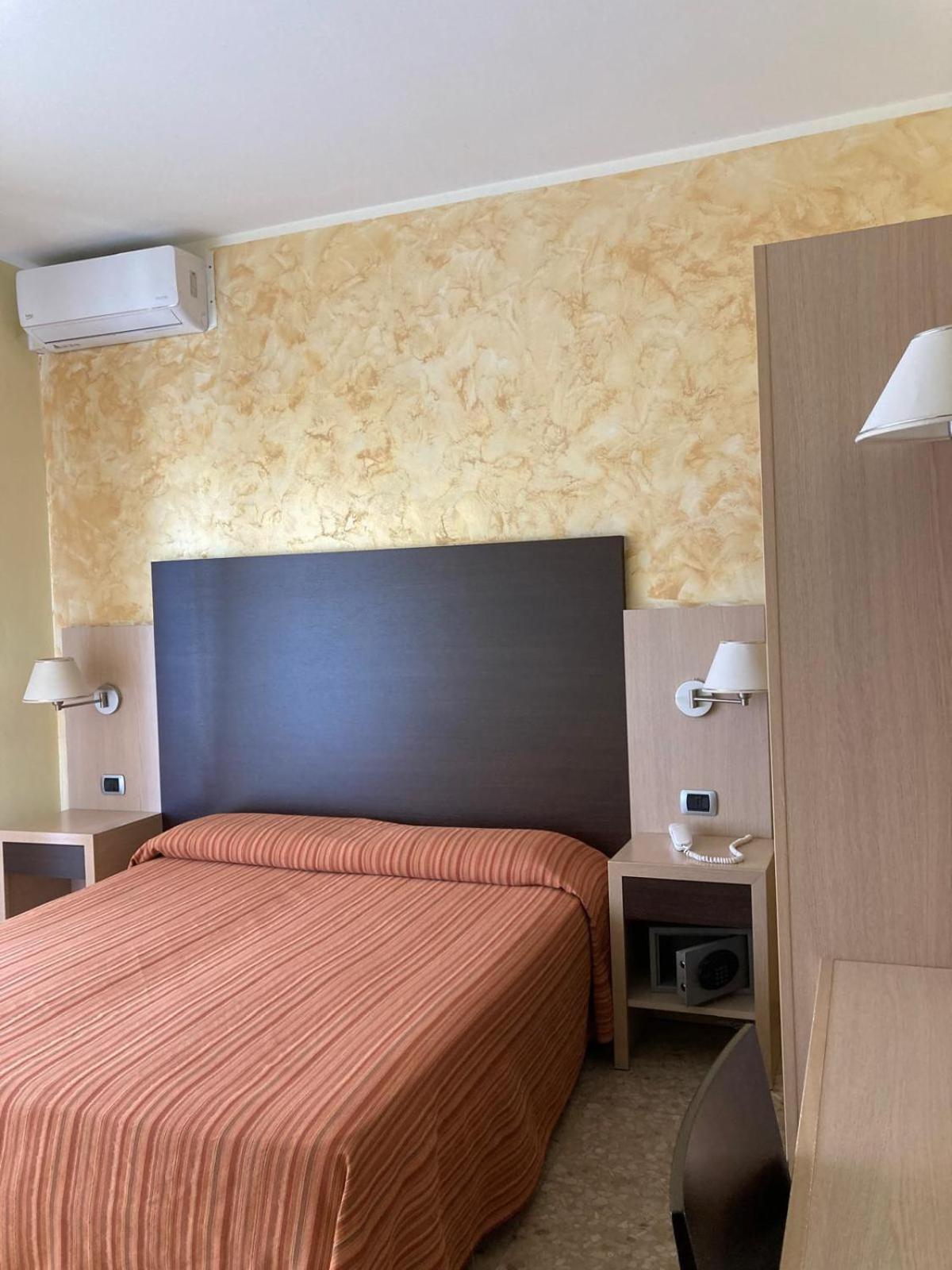 Hotel Promenade Porto SantʼElpidio Eksteriør billede